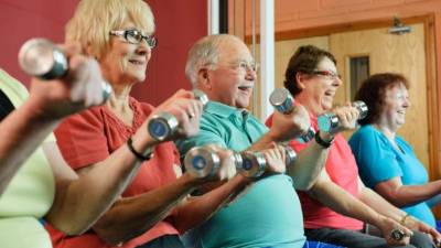 Al aumentar la tonificación muscular se percibe un aumento del equilibrio y de la densidad ósea.