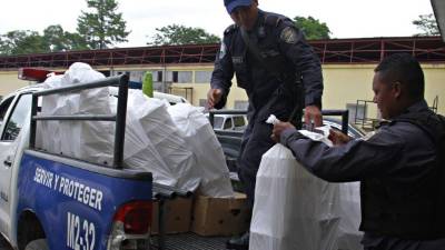 Desde tempranas horas comienza el movimiento en la cocina para preparar la comida y repartirla en todas las Umep.