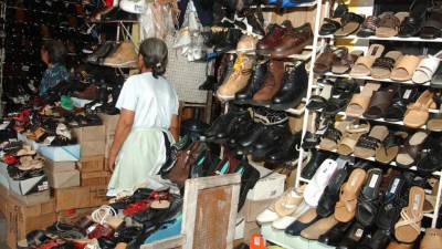 Muchas mipymes en San Pedro Sula se dedican a la fabricación de zapatos.
