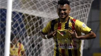 Mario Martínez marcó un doblete para el triunfo del Real España sobre el Vida. Foto Delmer Martínez