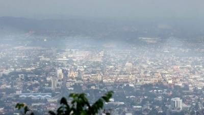 San Pedro Sula está cubierta de humo producto de las altas temperaturas.