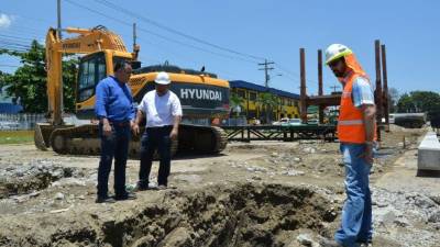 El alcalde Armando Calidonio supervisó la obra.