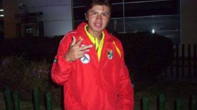El futbolista Frans Román Guzmán de Bolivia murió a los 25 años de edad.