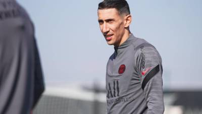 Ángel Di María estaría saliendo del cuadro parisino. Foto Twitter PSG.