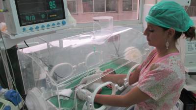 La pequeña tiene 90% de posibilidades de sobrevivir, según dieron a conocer los médicos.