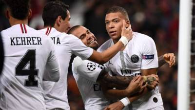 El PSG acaricia el pase a cuartos de final tras vencer al Manchester United. FOTO AFP.