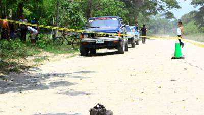 El cadáver de Mariano Vásquez estaba en la carretera de la aldea Los Caraos.