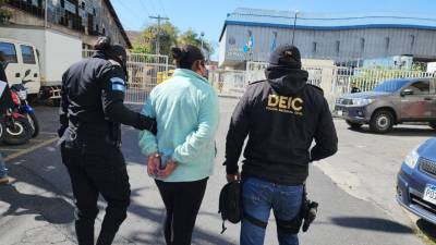 La policía de Guatemala realizó varios allanamientos que resultaron en la desarticulación de una banda de supuestos pandilleros.