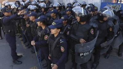 Cambio de uniforme también obedece a estrategia de seguridad por parte de la Policía Nacional. FOTO: LA PRENSA