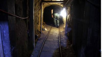 El pasadizo fue localizado al efectuar patrullajes en la zona en una bodega que en su exterior tiene un letrero que indica Importadora y Exportadora Hega.