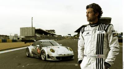 En las carreras de autos Patrick ha encontrado el hobbie perfecto.