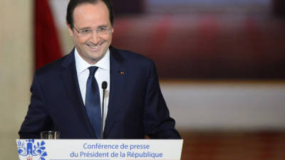 El presidente francés François Hollande comparece en una rueda de prensa en París, Francia, el 14 de enero de 2014.dijo hoy que los asuntos privados se tratan 'en privado' y rehusó pronunciarse sobre la polémica surgida en torno a su situación sentimental.