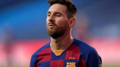 El Manchester City de la Premier League de Inglaterra es uno de los clubes mejor posicionados para fichar a Lionel Messi si acaba dejando finalmente el FC Barcelona. Hoy la prensa internacional revela el plan que estudia el cuadro inglés para fichar al argentino y el pedido especial que le ha hecho el seis veces ganador del Balón de Oro a los citizens.