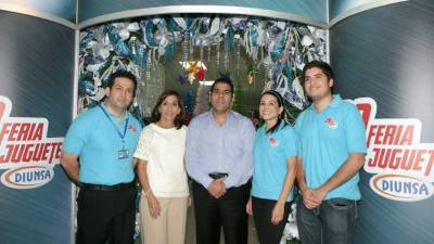 Antonio Palacios, Diana Larach, Mario, Elena y Jorge Faraj.