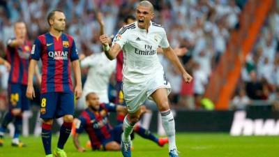 Pepe celebrando su gol de cabeza contra el Barcelona.