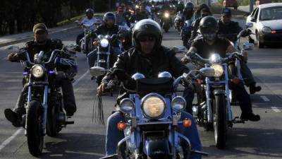 Los siguatepequenses se volcaron a las calles para disfrutar del ruidoso show.