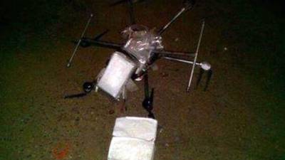 El averiado aparato de seis brazos, con hélices color plateado y que traía rotulada la leyenda 'Spreading Wings 900', fue incautado por agentes de la fiscalía federal, aunque Wilkes señaló que no hubo detenidos.