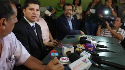 Max Villatoro durante la conferencia de prensa en el Conadeh en San Pedro Sula.