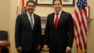 El Senador Marco Rubio junto al presidente Hernández.