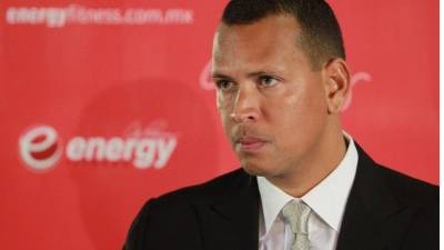 'No estoy soltero', dijo a un reportero que le preguntó.