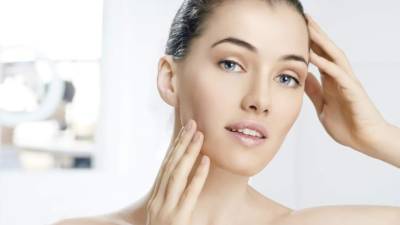 Nunca recurra a productos que contengan alcohol, utilice aquellos que contengan nutrientes naturales.