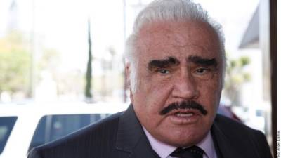 El cantante Vicente Fernández, quien actualmente se encuentra en terapia intensiva tras ser operado de emergencia por una caída, ha estado internado al menos 5 veces en los últimos 9 años.