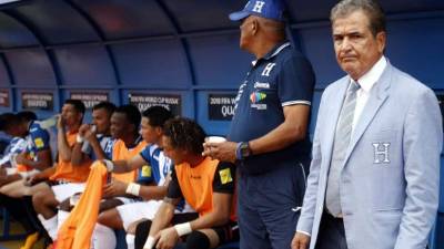 En la Fenafuth tampoco descartan la continuidad de Jorge Luis Pinto.