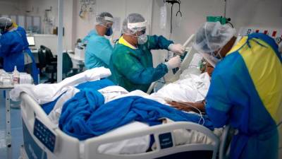 Autoridades sanitarias descartan que las muertes por neumonía estén vinculadas al covid 19 e investigan qué virus es el que ha causado varios contagios en Tucumán.