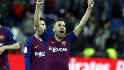 Jordi Alba celebrando la victoria en el Bernabéu contra el Real Madrid.