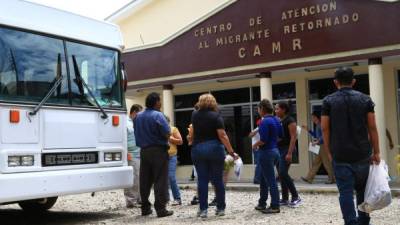 Los migrantes deportados de México, Estados Unidos y otras naciones tendrán este año acceso a programas de reinserción laboral.