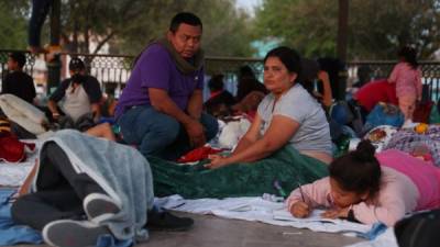 Migrantes hondureños esperan en un albergue en Reynosa, Tamaulipas, tras ser deportados de EEUU./AFP.