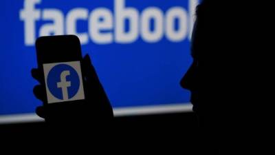 Cientos de usuarios se percataron de la etiqueta despectiva de Facebook, generando una ola de críticas en diversas redes sociales. Foto: AFP