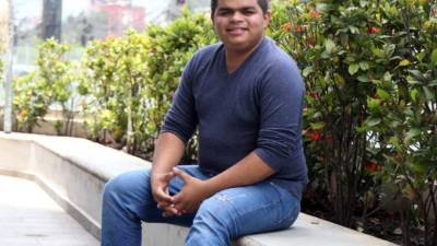 Rely Maradiaga es uno de los periodistas deportivos de Honduras con más seguidores.