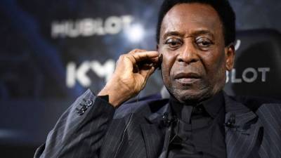 Edson Arantes do Nascimento​, más conocido como Pelé, cuenta con 79 años de edad y es considerado como el mejor futbolista de la historia.