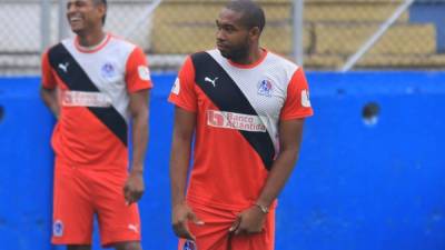 Wilson Palacios en el entrenamiento de este viernes con el Olimpia en el estadio Nacional.