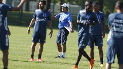 Jorge Luis Pinto también variará su manera de jugar el arranque.