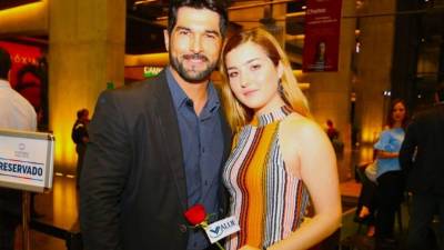 El actor Arturo Carmona y su hija Melenie.