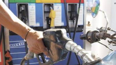 Los precios de los combustibles se reducirán a partir del lunes en Honduras.