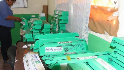 En Choloma hay miles de cédulas aún por entregar. Hacen un llamado a la población, ya que trabajarán el domingo hasta las 4:00 pm.