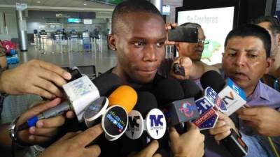 Román Rubilio Castillo dio declaraciones a los medios de comunicación a su llegada al aeropuerto Toncontín de Tegucigalpa.