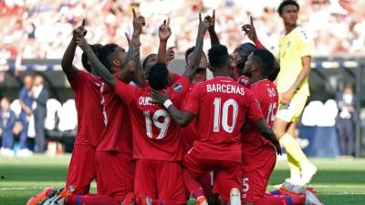 Los jugadores de Panamá celebrando un gol contra Guyana. Foto AFP