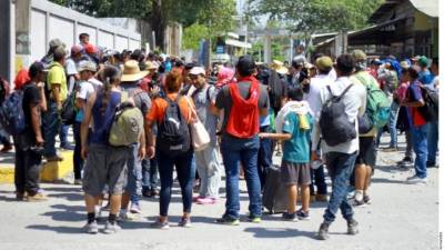 Los migrantes fueron interceptados por las autoridades mexicanas tras cruzar la frontera a través de río Suchiate.
