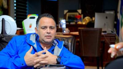 El alcalde Armando Calidonio cree que hay mucho por hacer en el municipio de San Pedro Sula. Lamenta que haya gente que reclame porque no decora la ciudad y no pone luces, pero considera que cuando se está en crisis no se puede malgastar.