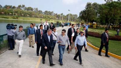 El presidente de Honduras, Juan Orlando Hernández, conoció dos parques en Lima, Perú.