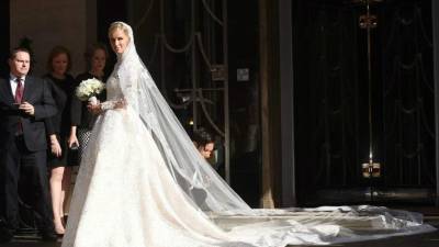 La heredera del imperio hotelero lució un diseño de Valentino.