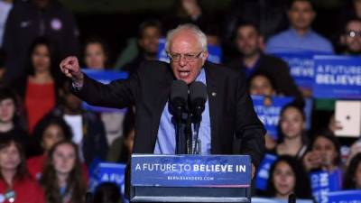 El socialista Sanders busca conquistar el voto latino en Nueva York.
