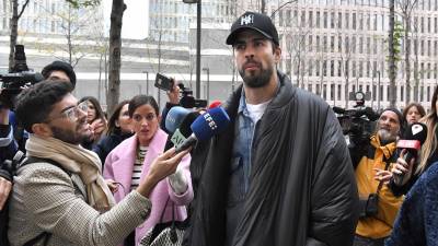 Shakira y el ex futbolista Gerard Piqué firmaron su acuerdo de separación en un juzgado ubicado al noroeste de Barcelona, donde cada uno acudió acompañado por sus respectivos abogados.