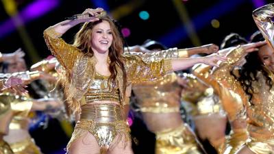 Shakira tiene 47 años de edad y mide 1.57 m.