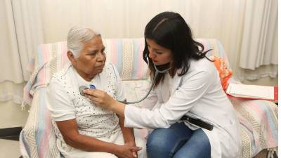 ”Una persona que tiene razonablemente equilibradas las dimensiones del bienestar, tiene más posibilidades de ser una persona feliz y que tenga una calidad de vida, que le permita desarrollarse como ser humano”, dice Fernando Castilleja.