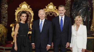 Los reyes de España, Felipe VI y Letizia, dieron la bienvenida a los líderes de la OTAN con una cena de gala en el Palacio Real de Madrid este martes tras dar por inaugurada la cumbre de la OTAN en Madrid.